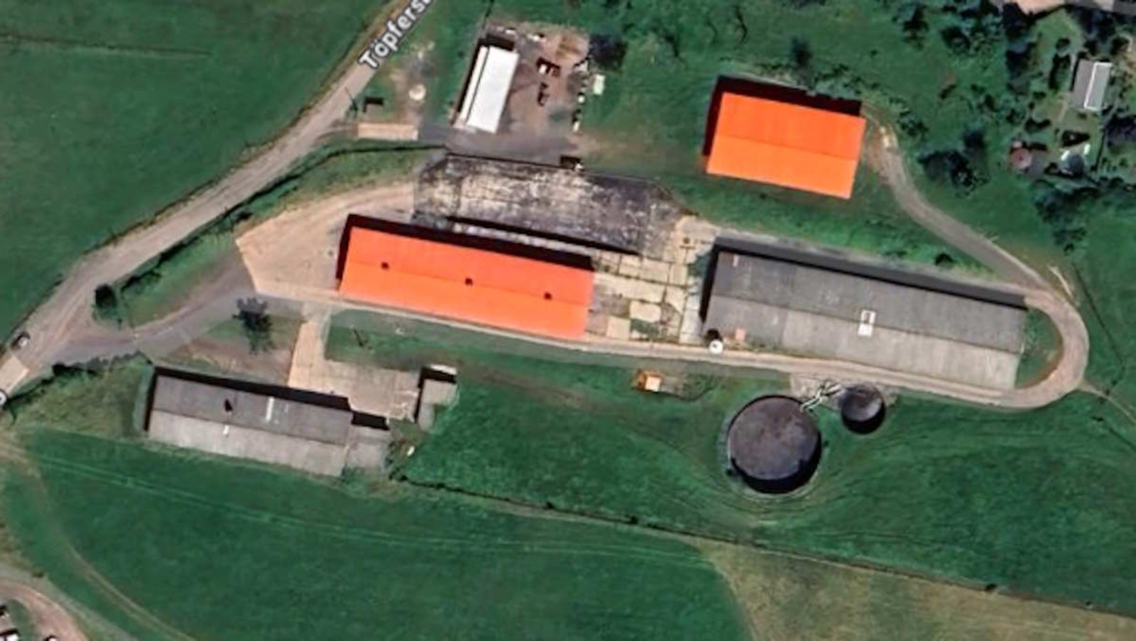 Brennholz Buche 33 cm trocken gestapelt – Forsthof Inselsberg